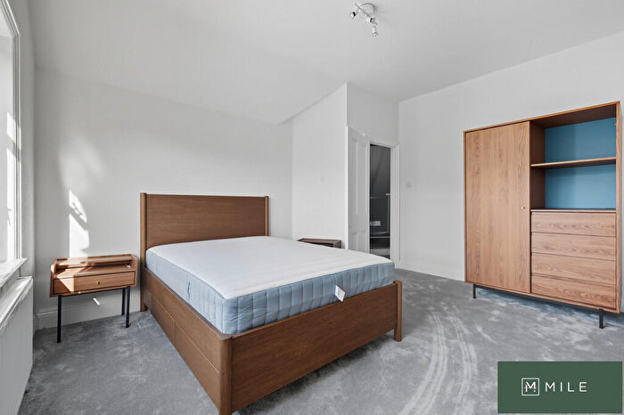 1 Bedroom Apartment To Rent In Brondesbury Park, London, NW2