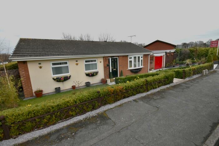 3 Bedroom Detached Bungalow For Sale In Ffordd Mailyn, Wrexham, LL13