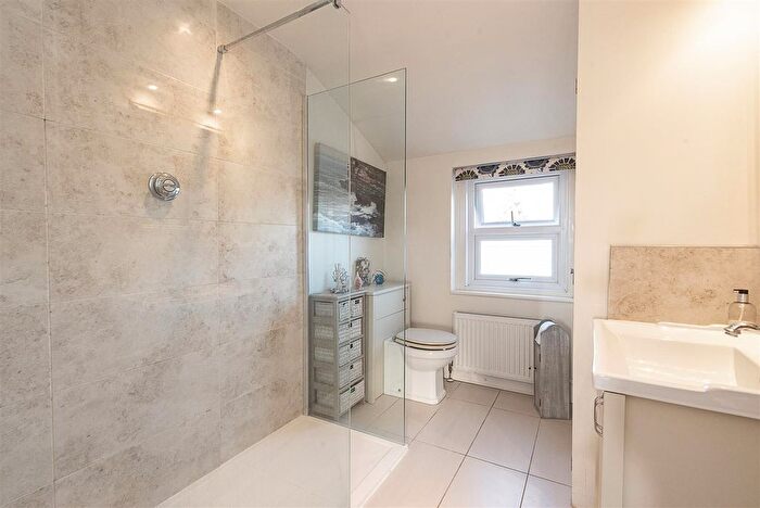 2 Bedroom Semi-Detached House For Sale In Station Road, Harpenden, AL5