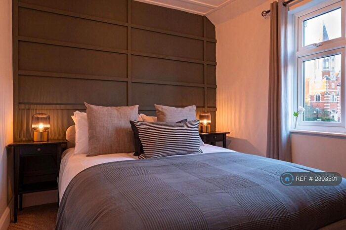 2 Bedroom Flat To Rent In Station Road, Henley-On-Thames, RG9