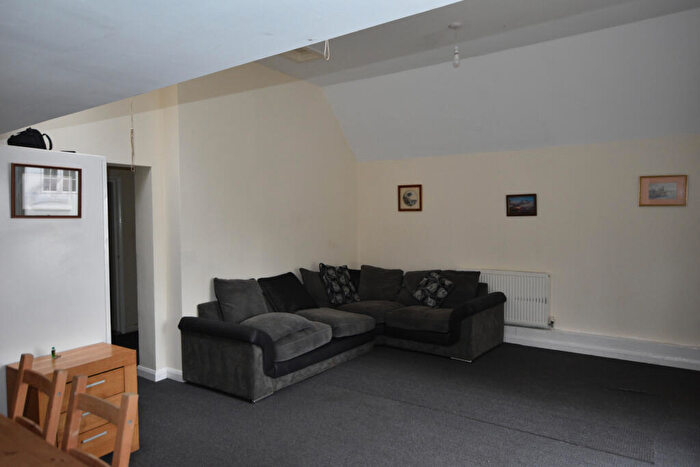 1 Bedroom Flat To Rent In Station Road, Wheatley, OX33