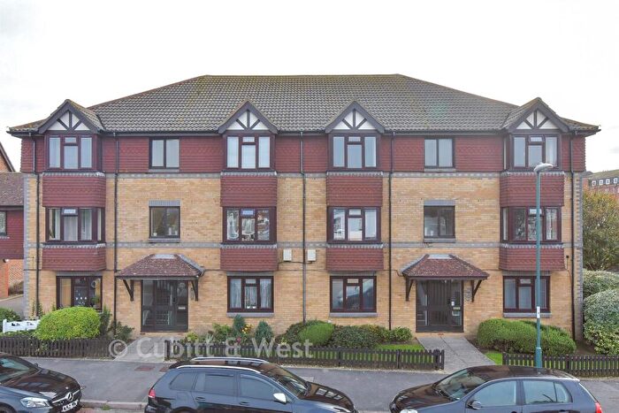 1 Bedroom Flat For Sale In Victoria Road, Bognor Regis, West Sussex, PO21