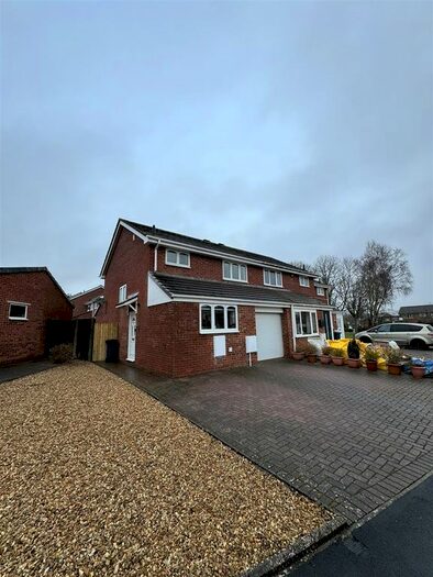 3 Bedroom Semi-Detached House To Rent In Grecian Way, Exeter, EX2