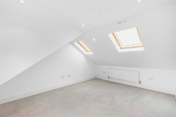 2 Bedroom Terraced House To Rent In Hampton Road, Twickenham, TW2