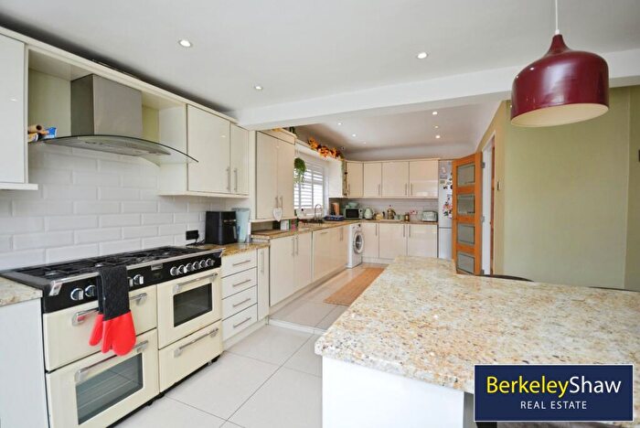4 Bedroom Semi-Detached Bungalow For Sale In Rydal Close, Aintree, Liverpool, L10