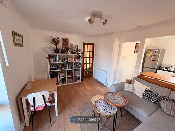 2 Bedroom Flat To Rent In Electra Place, Edinburgh, EH15