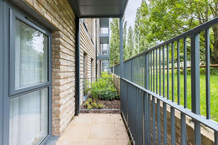 2 Bedroom Flat To Rent In Borders Lane, Loughton, IG10