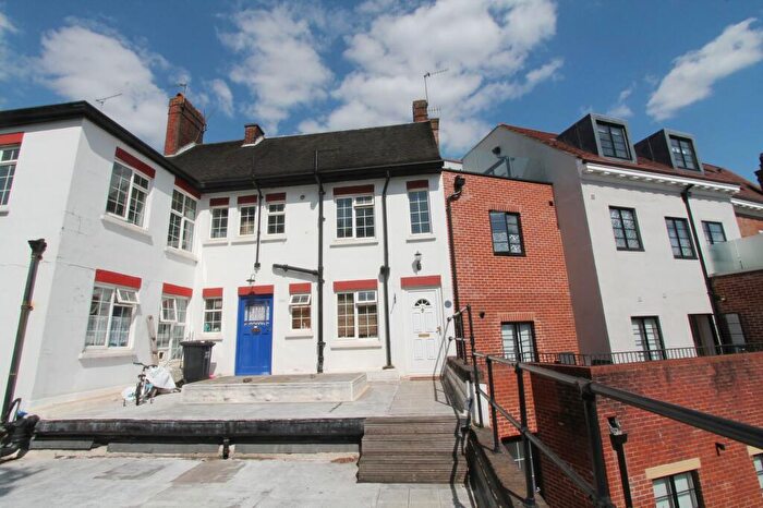 2 Bedroom Apartment To Rent In Salisbury Square, Hatfield, AL9