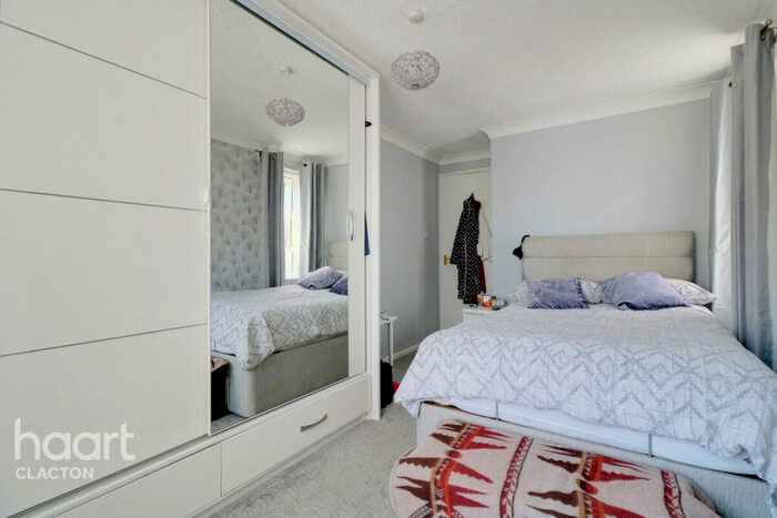 2 Bedroom Apartment For Sale In Wash Lane, Clacton-On-Sea, CO15