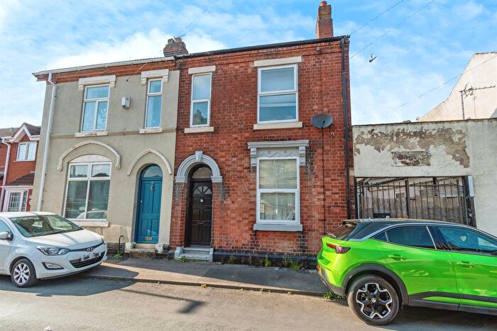 2 Bedroom Flat For Sale In Regent Street, Willenhall, WV13