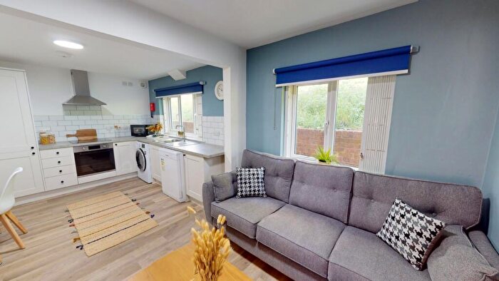 3 Bedroom Flat To Rent In B, Elm House, Cranmer Street, NG3