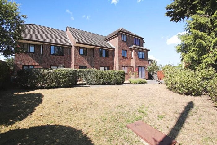 1 Bedroom Flat For Sale In Fair Oak Road, Fair Oak, SO50