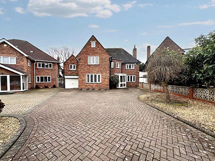 7 Bedroom Detached House For Sale In Englestede Close, Handsworth Wood, Birmingham, B20