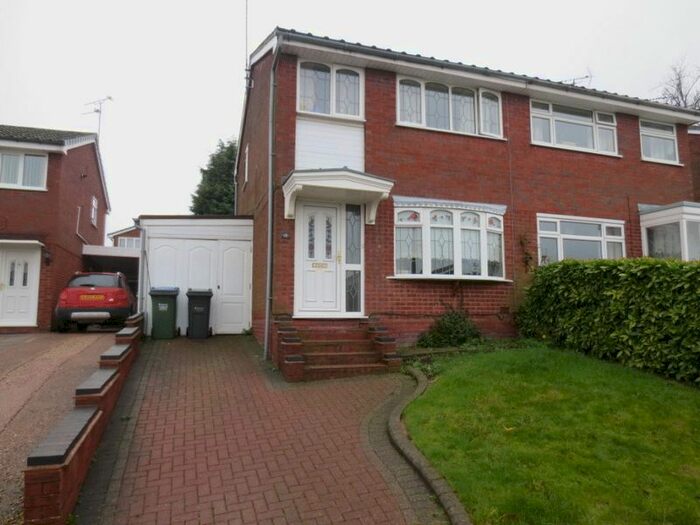 3 Bedroom Semi-Detached House To Rent In Langley Crescent, Oldbury, B68