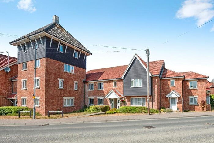 2 Bedroom Flat For Sale In Market Mews, Stalham, Norwich, NR12
