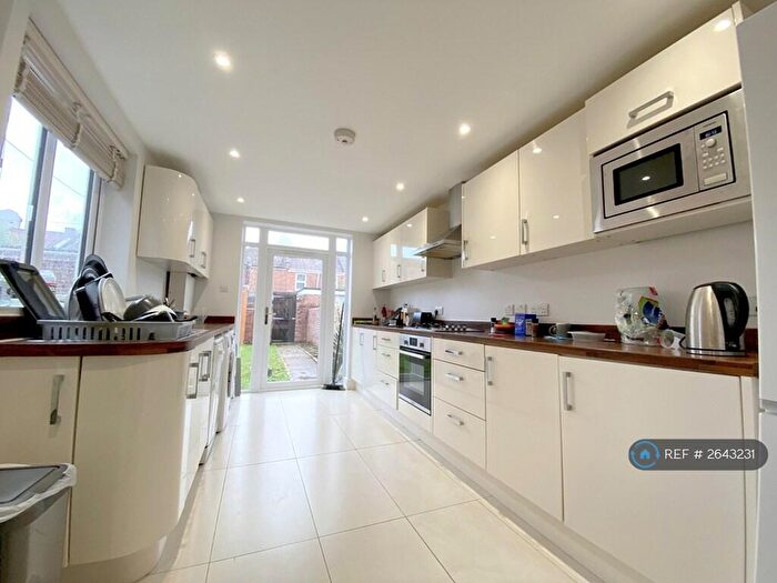4 Bedroom Terraced House To Rent In Monks Road, Exeter, EX4