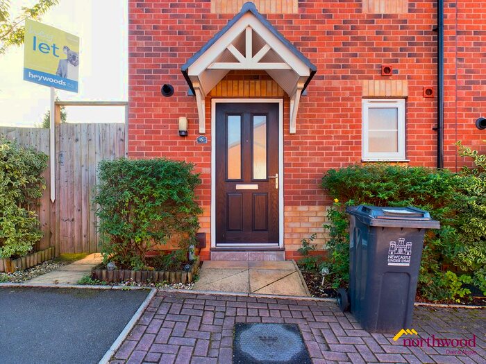 2 Bedroom Town House To Rent In Coomer Court, Greengages, Newcastle-Under-Lyme, ST5