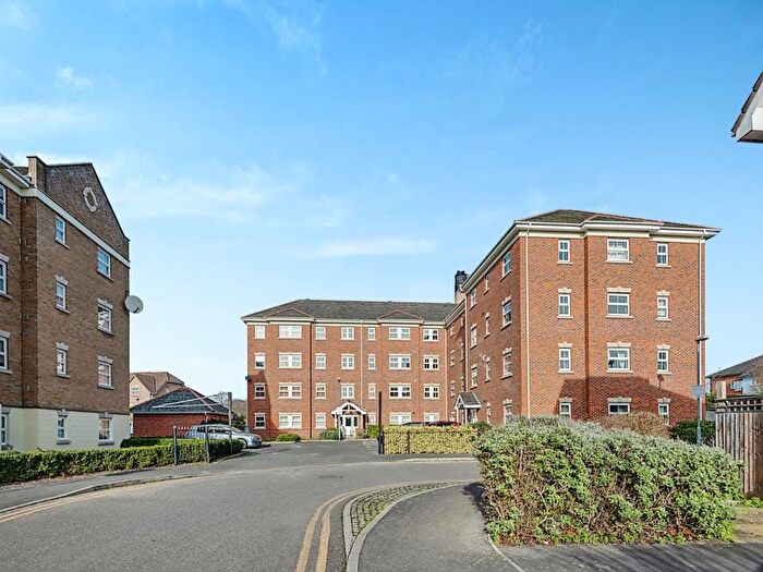 2 Bedroom Flat For Sale In Crispin Way, Uxbridge, UB8