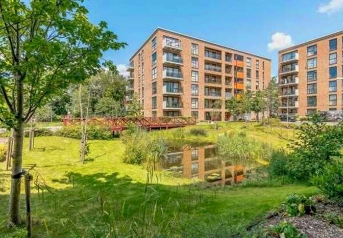 2 Bedroom Flat To Rent In Pisces Court, Zodiac Close, Edgware, HA8