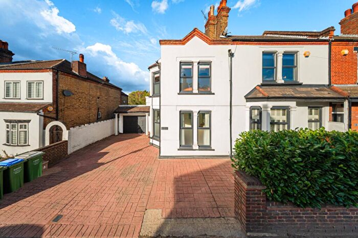 5 Bedroom Semi Detached House For Sale In Vicarage Road, Bexley, DA5