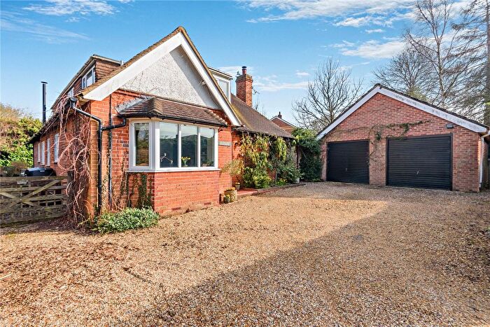 4 Bedroom Detached House For Sale In Broadlayings, Woolton Hill, Newbury, Hampshire, RG20