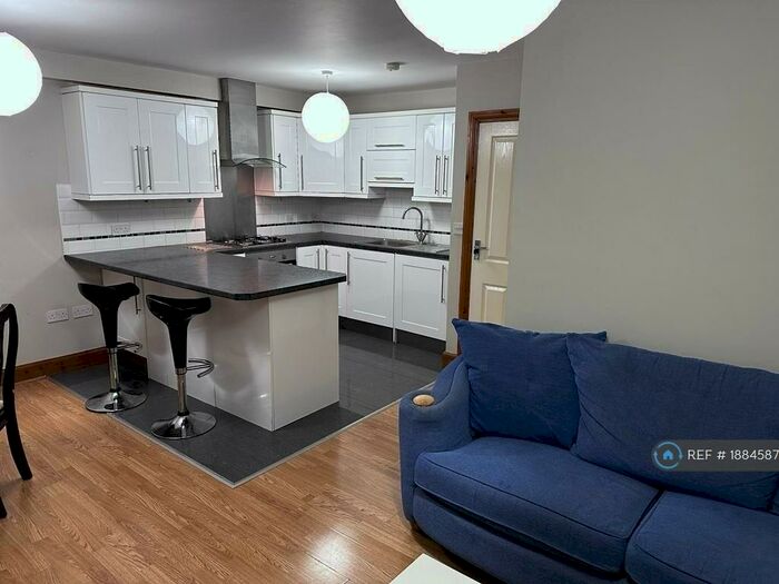 1 Bedroom Flat To Rent In High Street, Slough, SL1