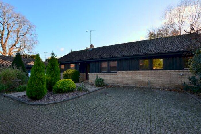 3 Bedroom Bungalow To Rent In Joiners Court, Cambridge, CB21