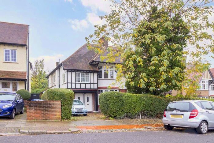 2 Bedroom Flat To Rent In Finchley Way, Finchley Way, N3