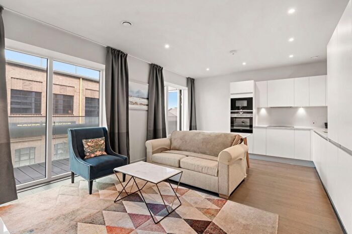 1 Bedroom Flat To Rent In York Way, Holloway, N7