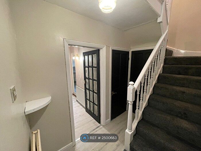 3 Bedroom End Of Terrace House To Rent In Peartree Avenue, West Drayton, UB7