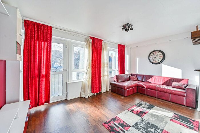 2 Bedroom Flat For Sale In Upton Road, Woolwich, London, SE18
