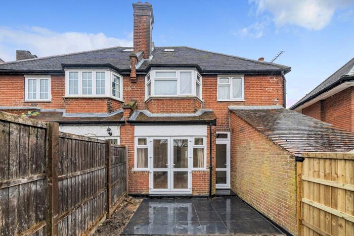 1 Bedroom Flat To Rent In Mayow Road London, SE26