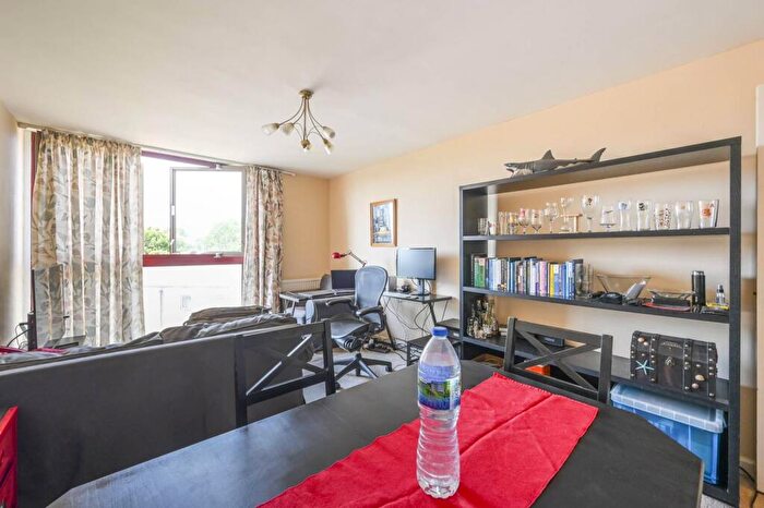 1 Bedroom Flat To Rent In Asher Way, Wapping, London, E1W