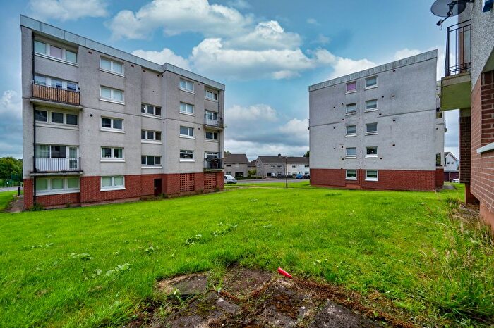 3 Bedroom Flat To Rent In Irving Court, Clydebank, West Dunbartonshire, G81