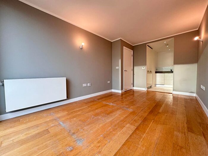 1 Bedroom Flat To Rent In Cardinal Building, High Village Point, Station Approach, Hayes, UB3