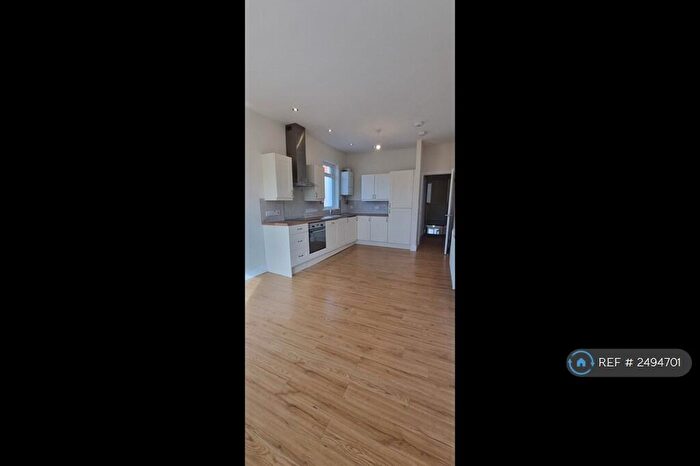 2 Bedroom Flat To Rent In Corporation Road, Newport, NP19