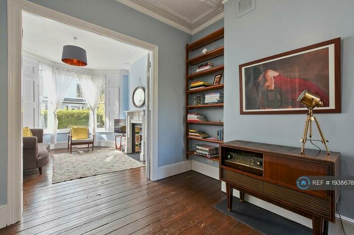 3 Bedroom Terraced House To Rent In Dumont Road, London, N16