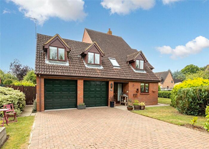 4 Bedroom Detached House For Sale In Boulters Lock, Giffard Park, Milton Keynes, Buckinghamshire, MK14