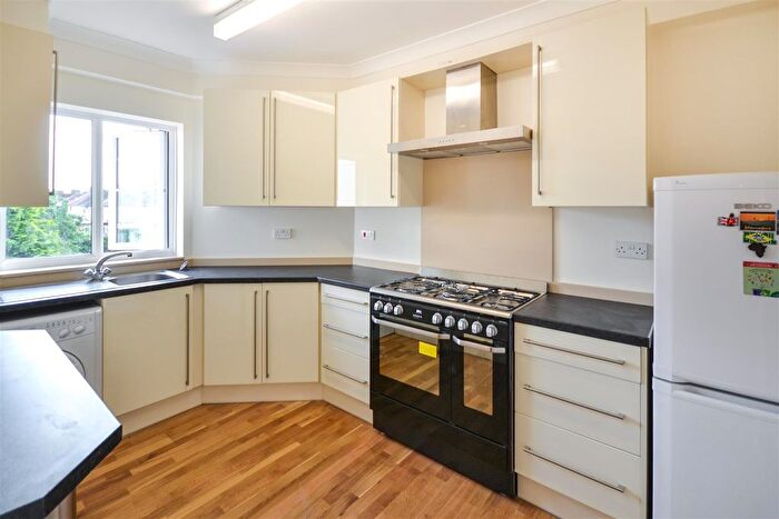 4 Bedroom Flat To Rent In Epsom Road, Morden, SM4