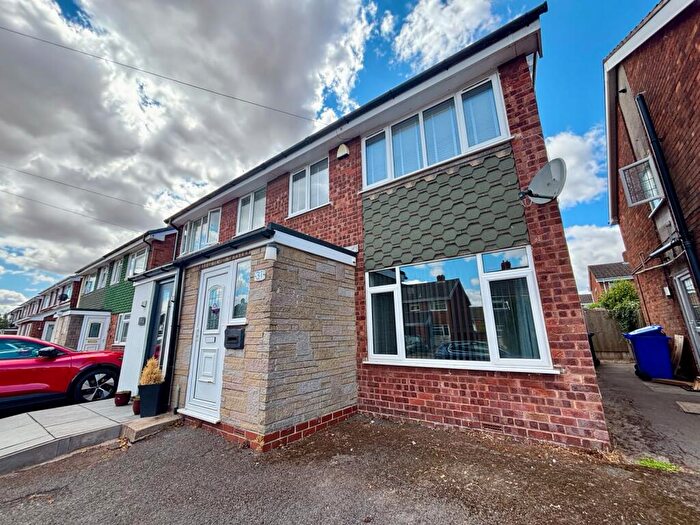 3 Bedroom House To Rent In Linden Road, Barton Under Needwood, DE13