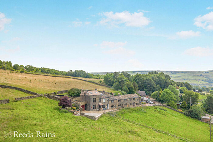 4 Bedroom End Of Terrace House For Sale In Scotland Lane, Luddendenfoot, Halifax, West Yorkshire, HX2