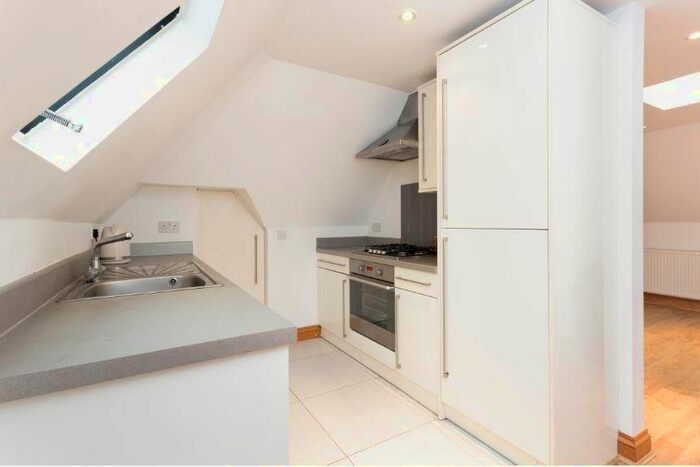 1 Bedroom Flat To Rent In Ossulton Way, Hapstead Garden Suburb, N2