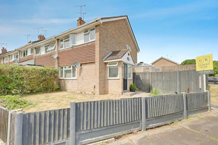 3 Bedroom Semi-Detached House For Sale In The Rundels, Benfleet, SS7