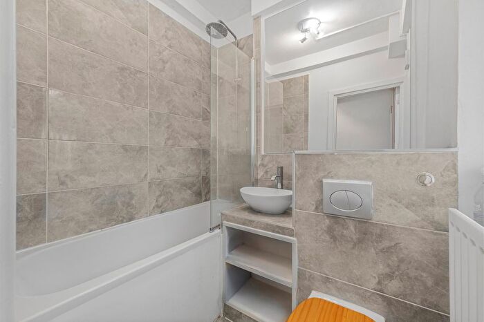 2 Bedroom Flat For Sale In Cherry Garden House, Cherry Garden Street, SE16