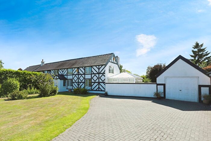 3 Bedroom Semi-Detached House For Sale In Swanlow Lane, Winsford, Cheshire, CW7