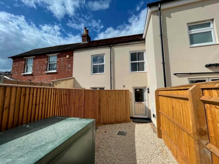 1 Bedroom Terraced House To Rent In Newbury, Berkshire, RG14