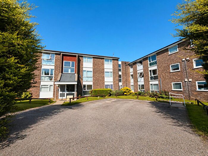 2 Bedroom Flat For Sale In Cornflower Drive, Chelmsford, CM1