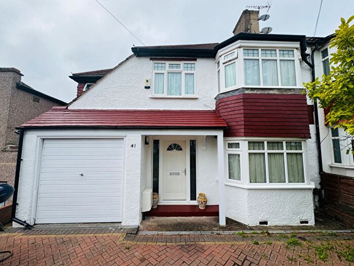 4 Bedroom Semi-detached House For Sale In Norbury Hill, London, SW16