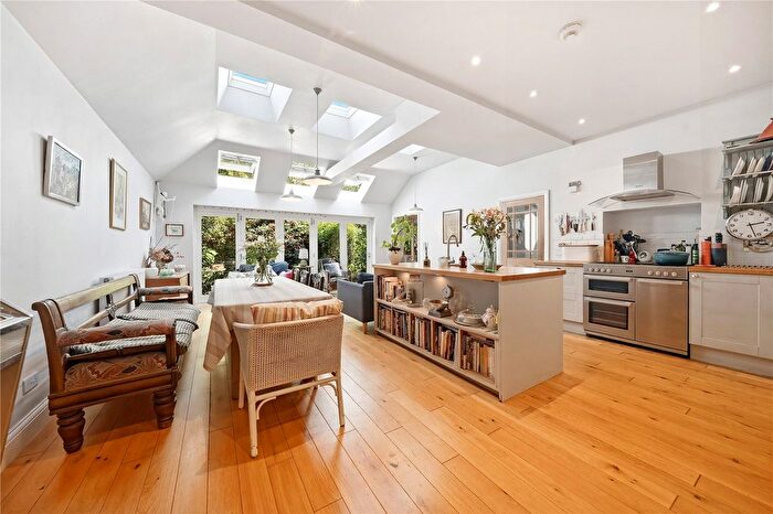 4 Bedroom Semi Detached House For Sale In Uxbridge Road, Hampton Hill, Hampton, TW12
