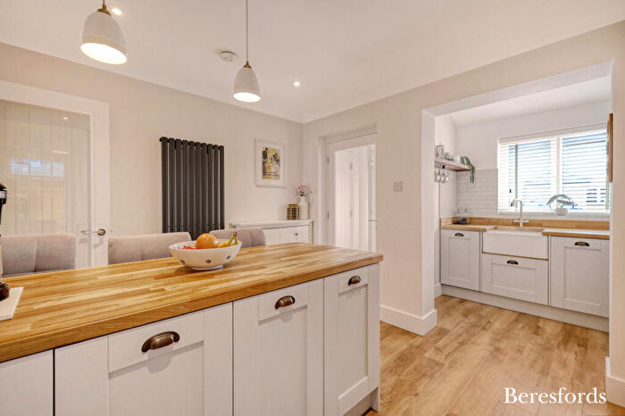 4 Bedroom Detached House For Sale In Broad Oaks Park, Colchester, CO4